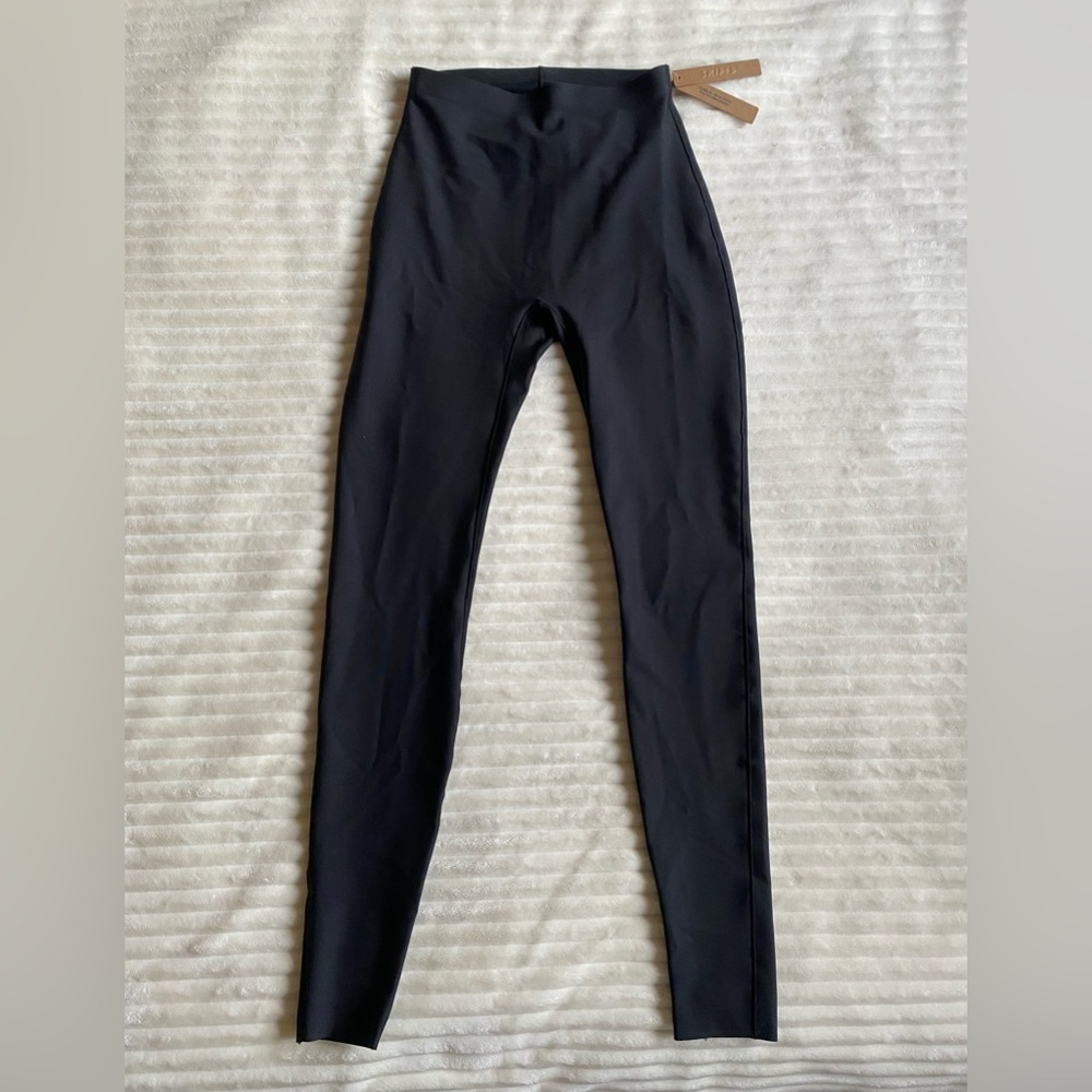 Cute skims leggings!!!